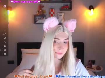 ♥Mel♥ I don't use any social media except for Chaturbate