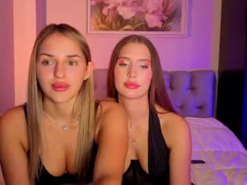 Mona & Sophia